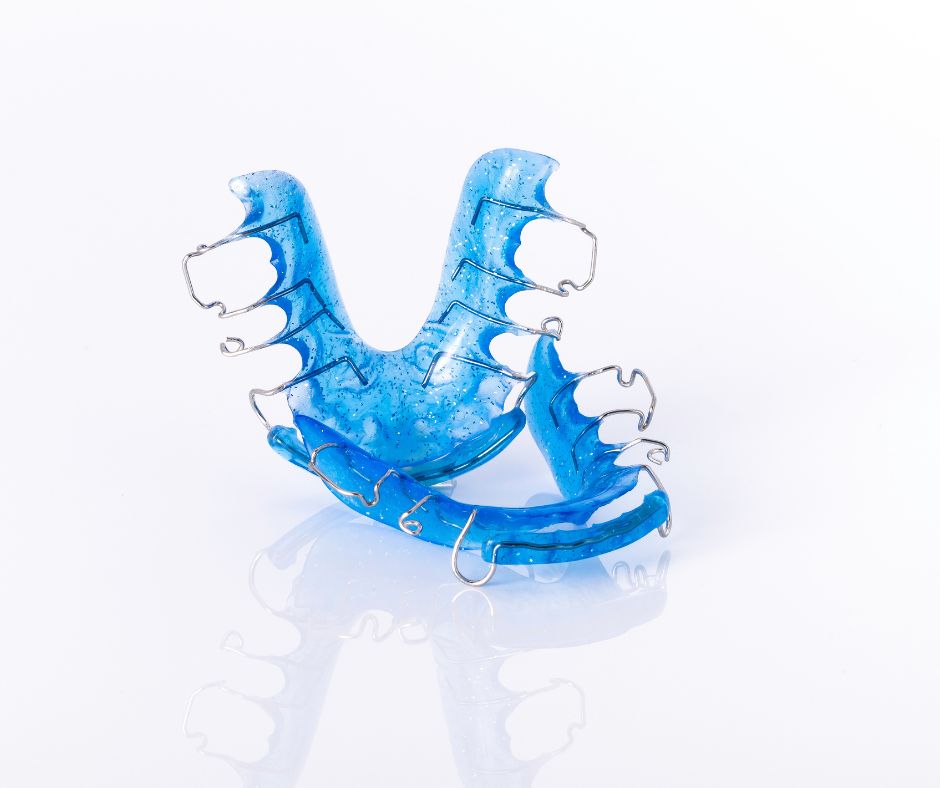 hawley retainer